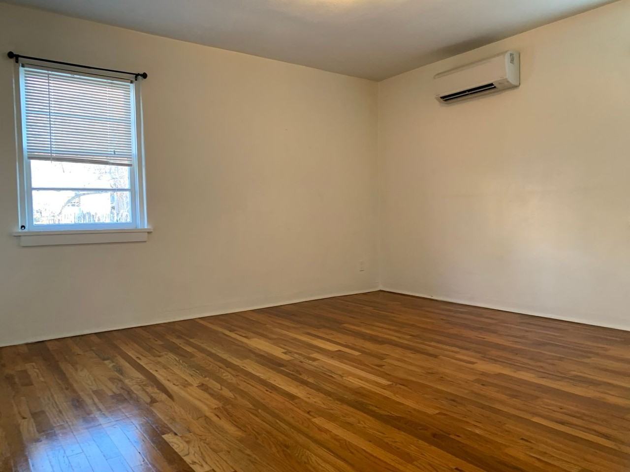 411 Solona St - Photo 2 of 8