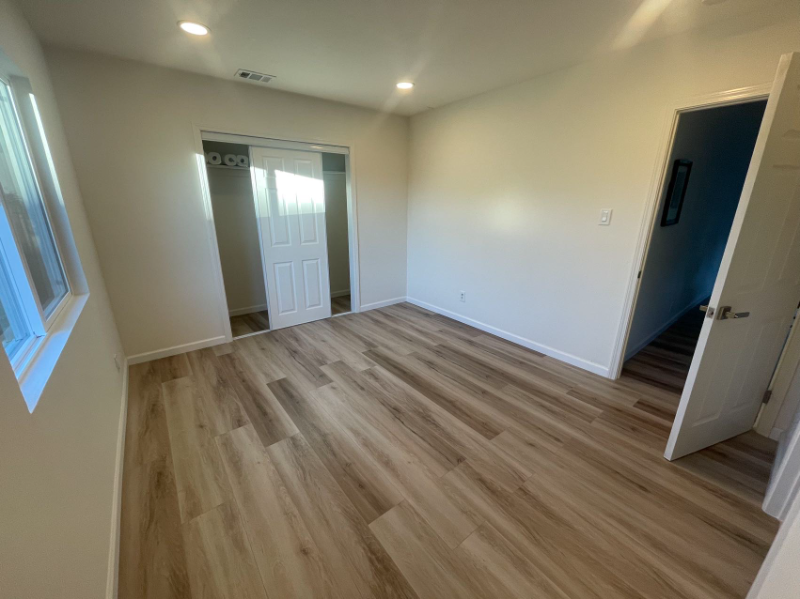 500 Stanford Ave - Photo 3 of 16