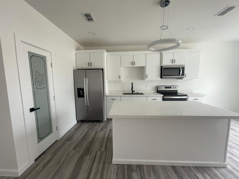 708 W Seminole Ave - Photo 2 of 16