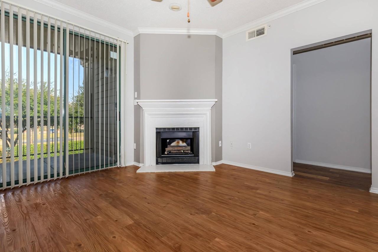 1010 Meadow Creek Dr #000 - Photo 5 of 6