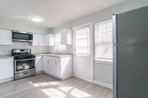 featured image of 124 Yorke St #12