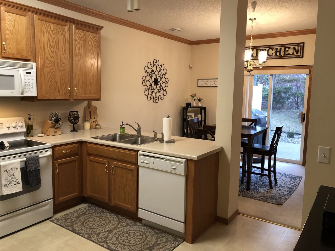 17598 Hackberry Ct #17 - Photo 5 of 28