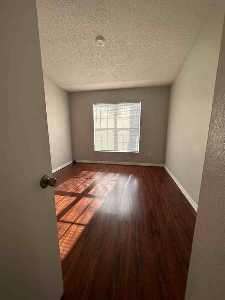 2147 Cypress Bay Blvd #1 - Photo 5 of 19