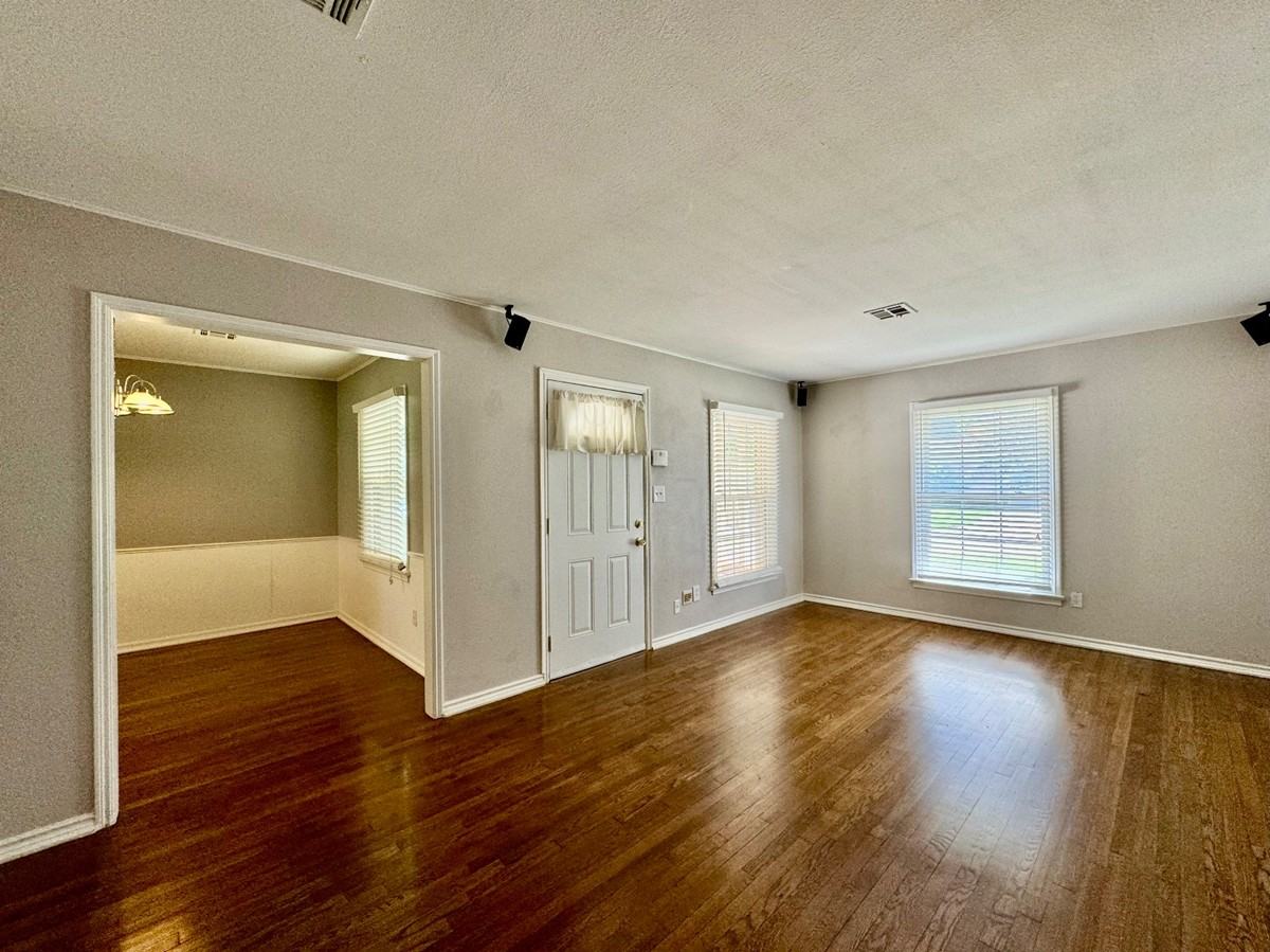 9519 Stratford Dr #1 - Photo 2 of 21