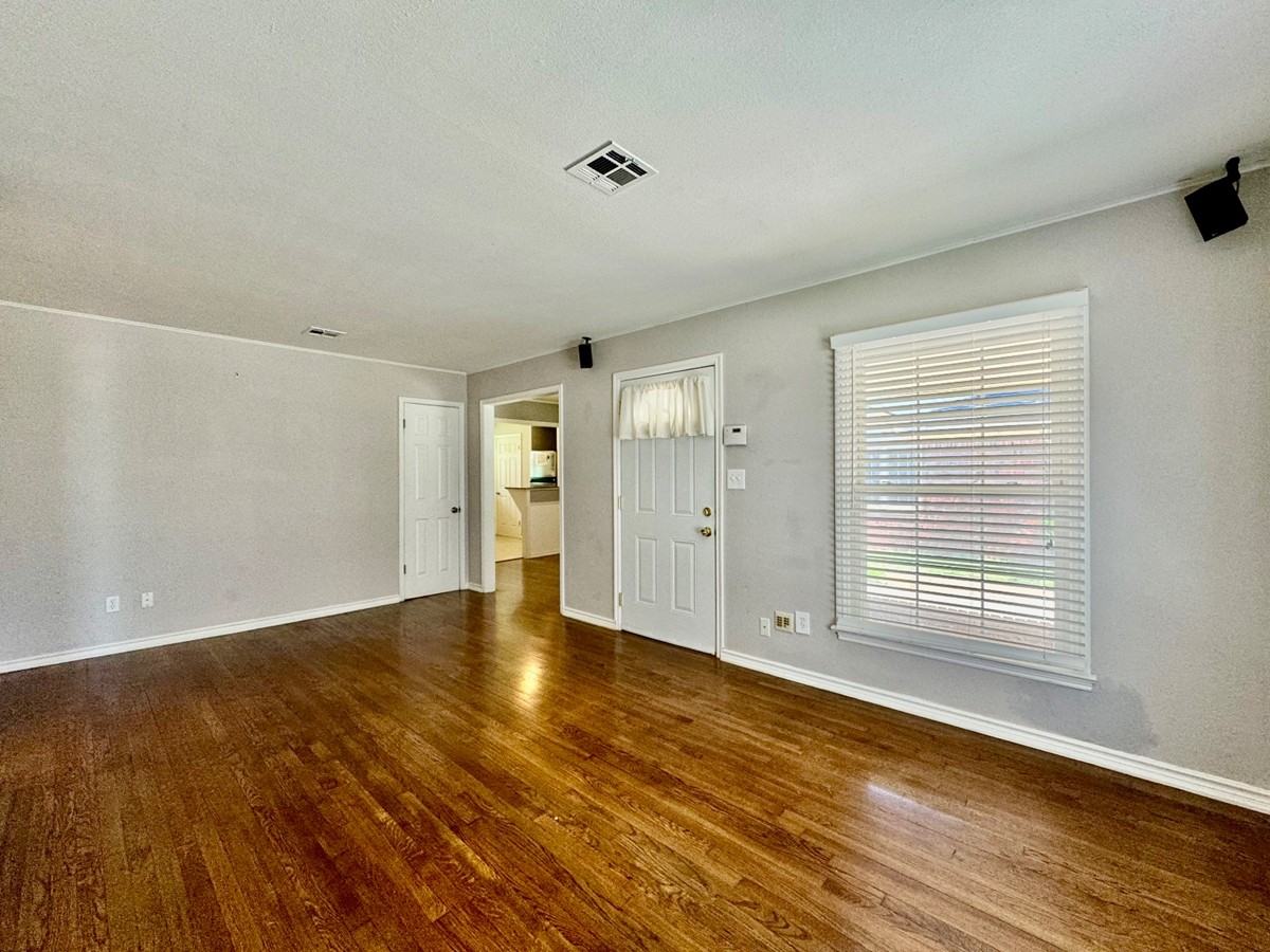 9519 Stratford Dr #1 - Photo 3 of 21