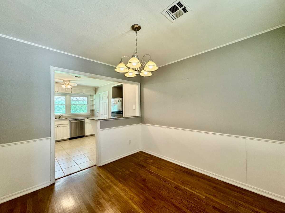 9519 Stratford Dr #1 - Photo 4 of 21