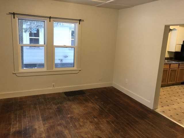 1207 9th St Ne #1 - Photo 7 of 12