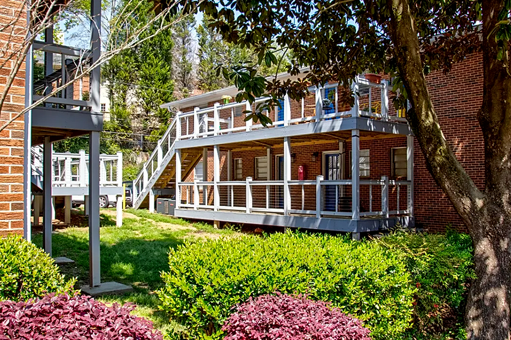 The Vic at Buckhead - Photo 3 of 19