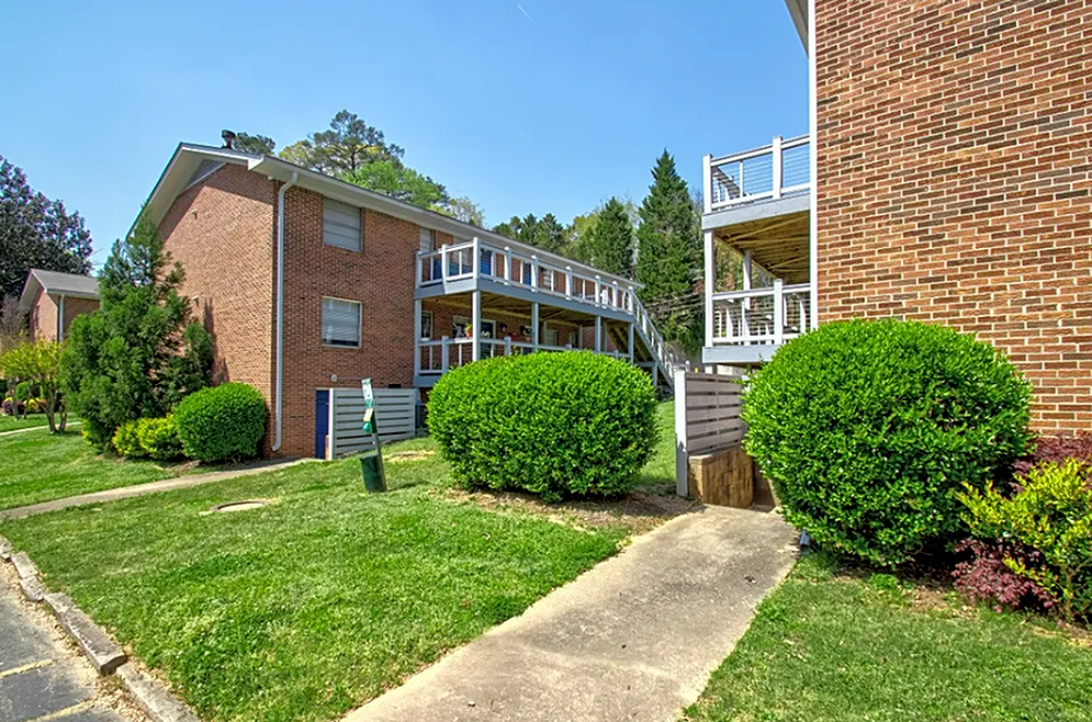 The Vic at Buckhead - Photo 4 of 19