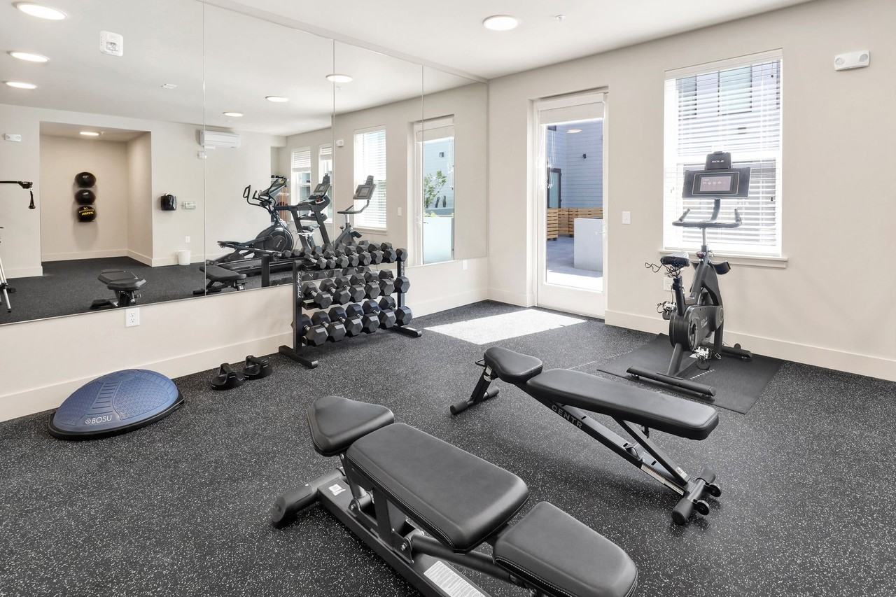 Luxurious Studios with Rooftop Deck and Secured Entry! - Photo 5 of 50