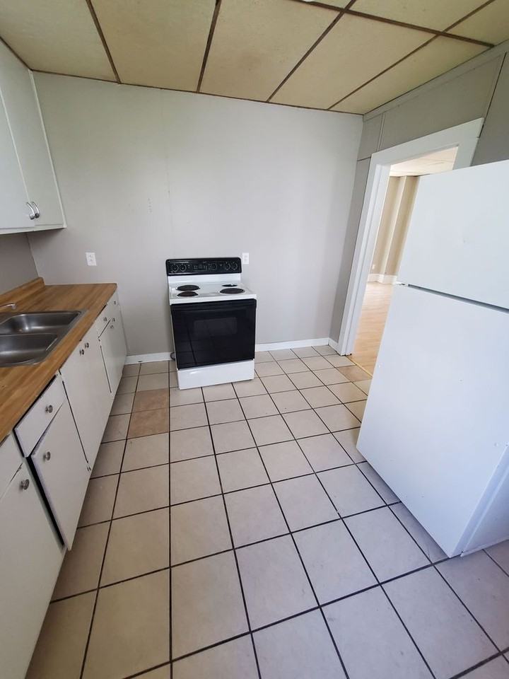 305 S 2nd St 3 Unit - Photo 2 of 5