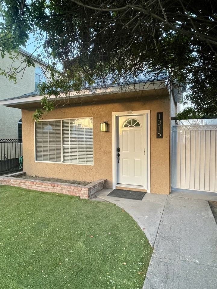 1316 North Hollywood Way - Photo 2 of 32