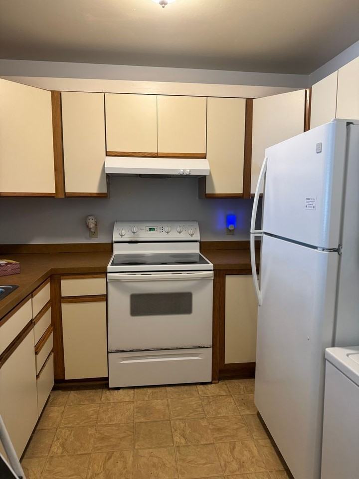 101 Lake Powell Rd #I - Photo 3 of 16