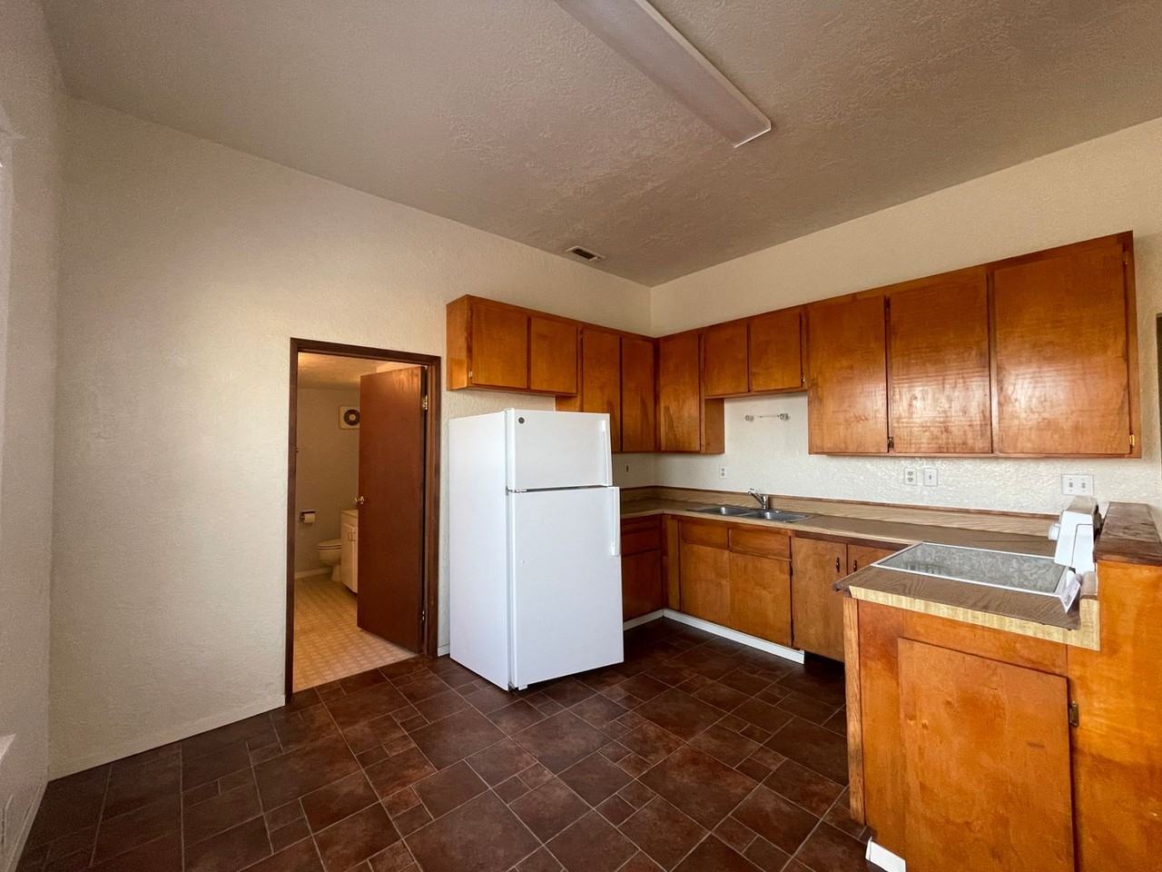 1048 P St - Photo 3 of 50