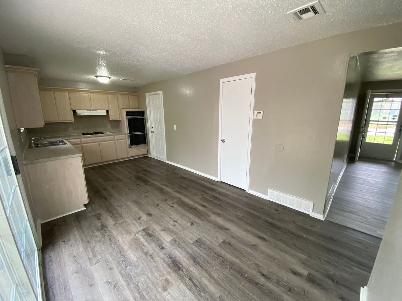 3408 Parker Dr - Photo 3 of 11