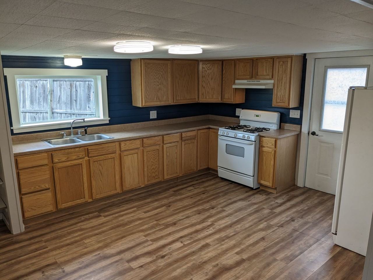 501 Oregon St - Photo 5 of 32