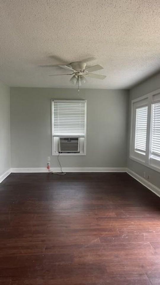 226 W Starr Ave - Photo 2 of 5