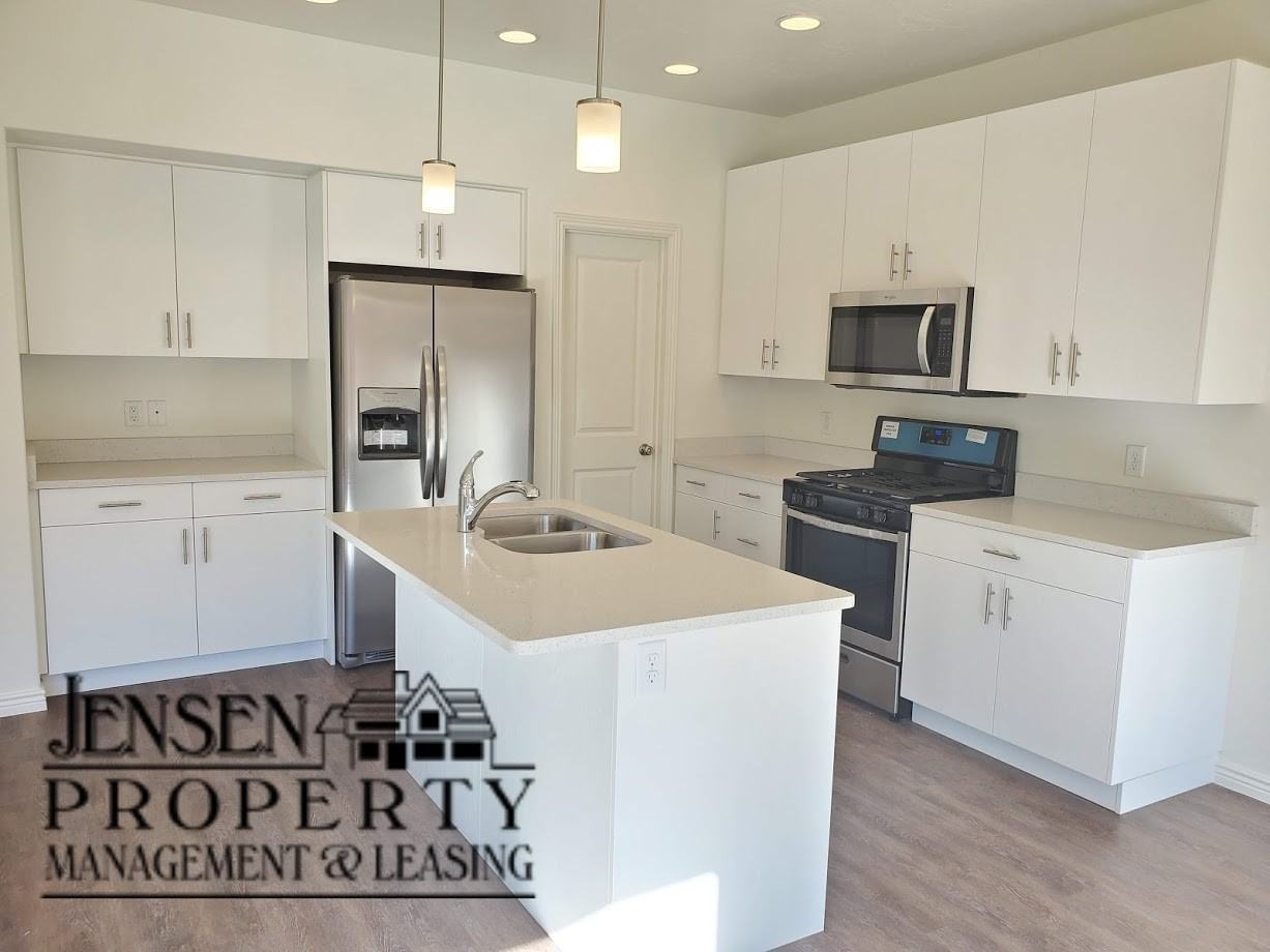 3294 E Tanoak Dr - Photo 3 of 31