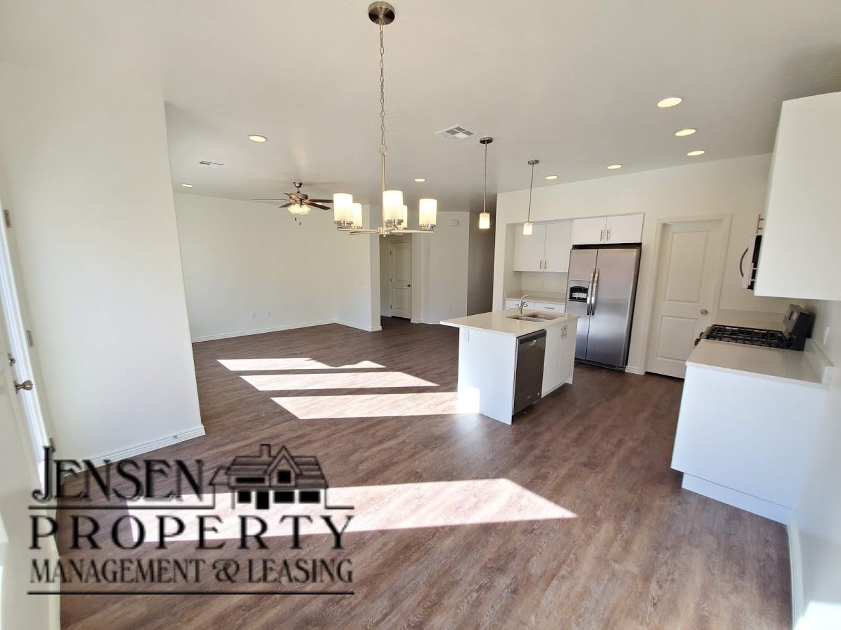 3294 E Tanoak Dr - Photo 4 of 31