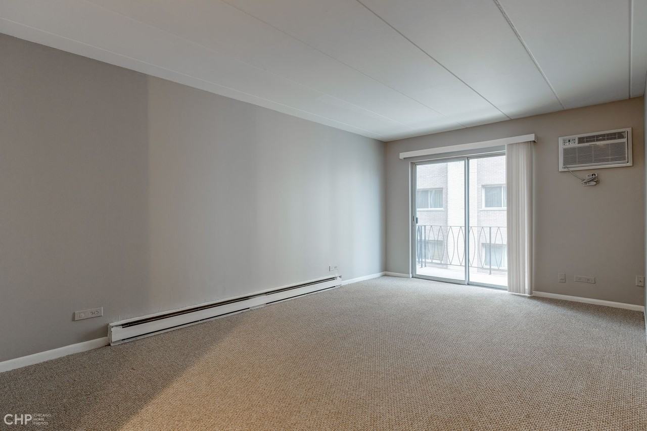 Marengo Place Apartments - Photo 3 of 9