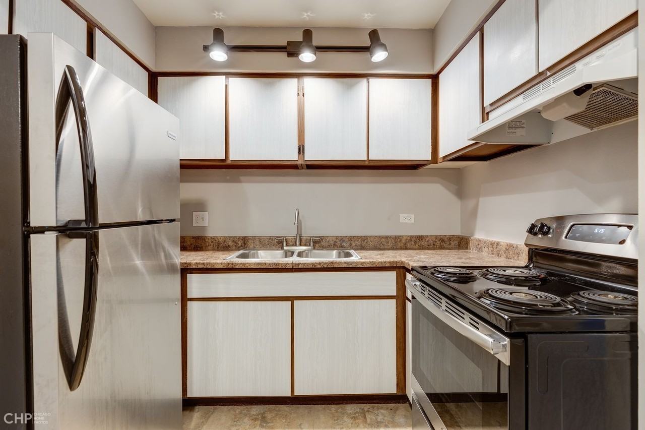 Marengo Place Apartments - Photo 6 of 9