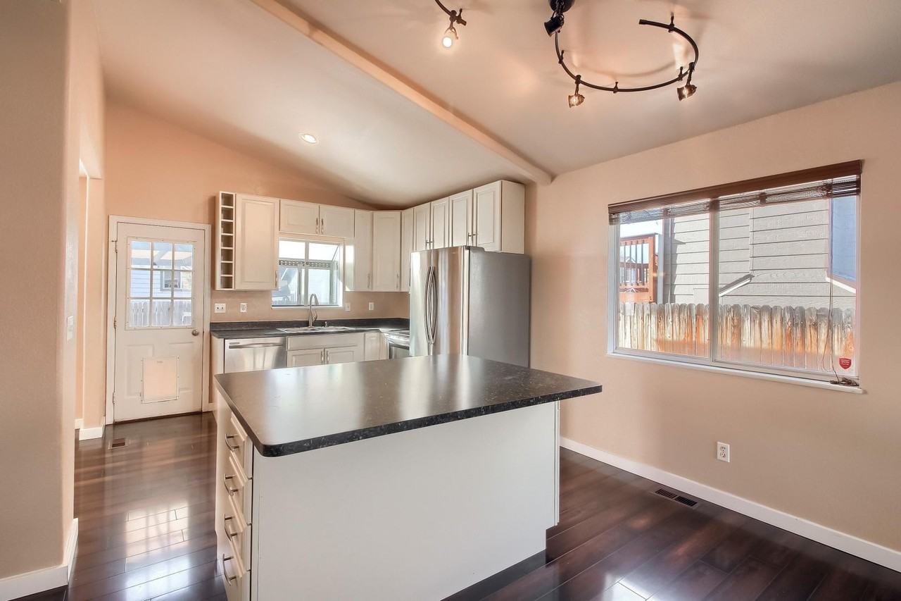 3884 W 63rd Pl - Photo 6 of 41