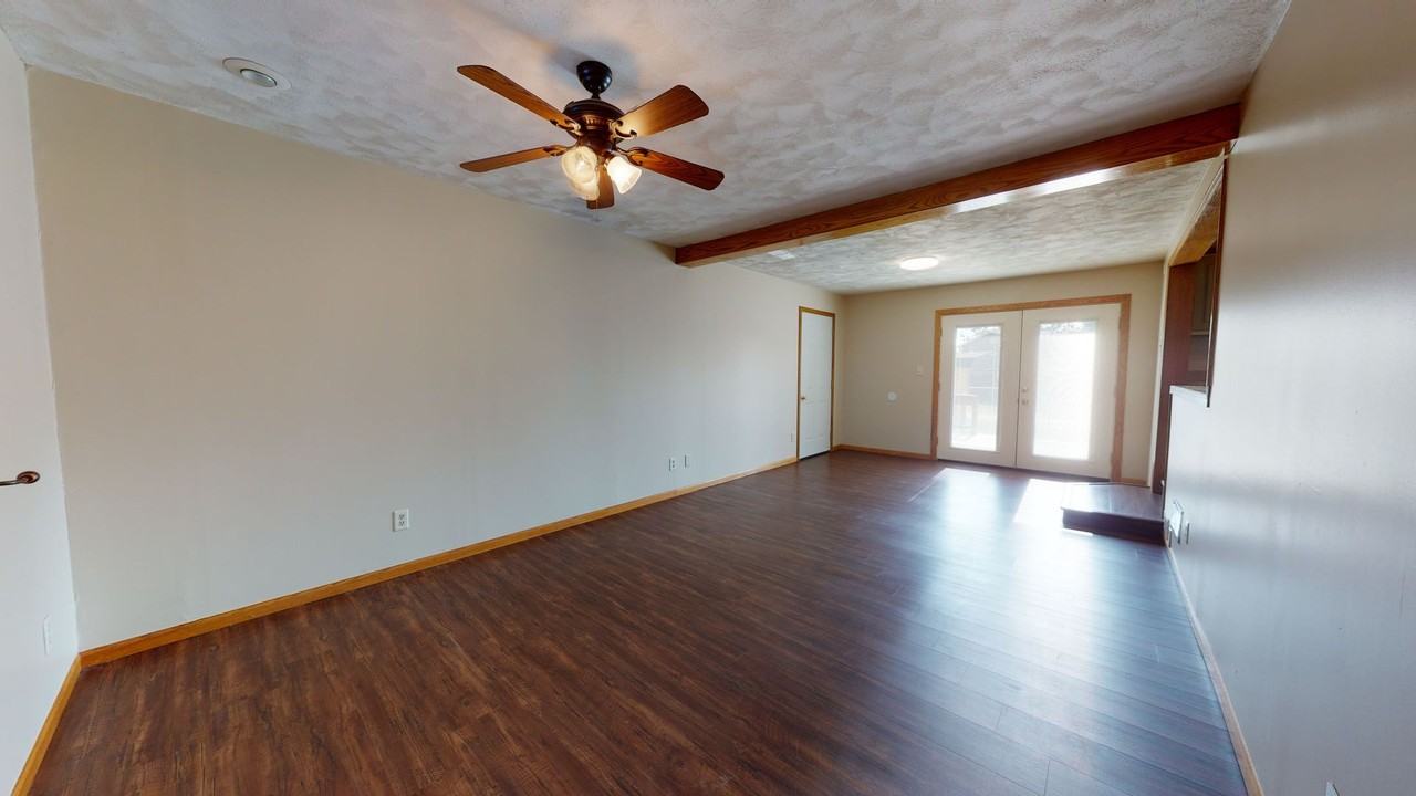 507 S Bismark Ave - Photo 7 of 14