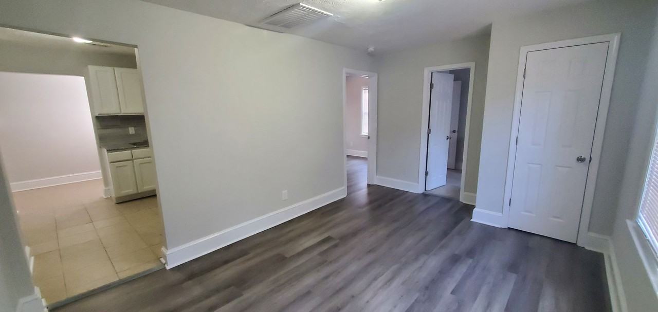 222B Woodrow St - Photo 2 of 11
