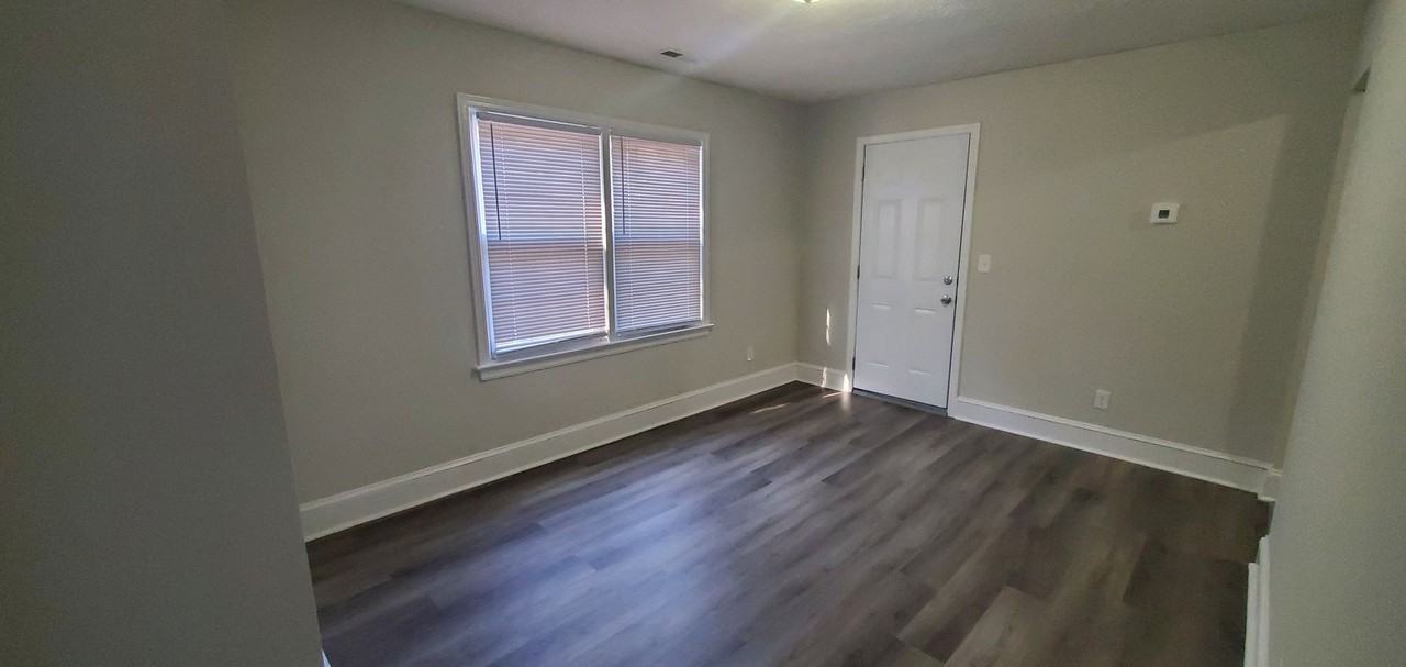 222B Woodrow St - Photo 3 of 11