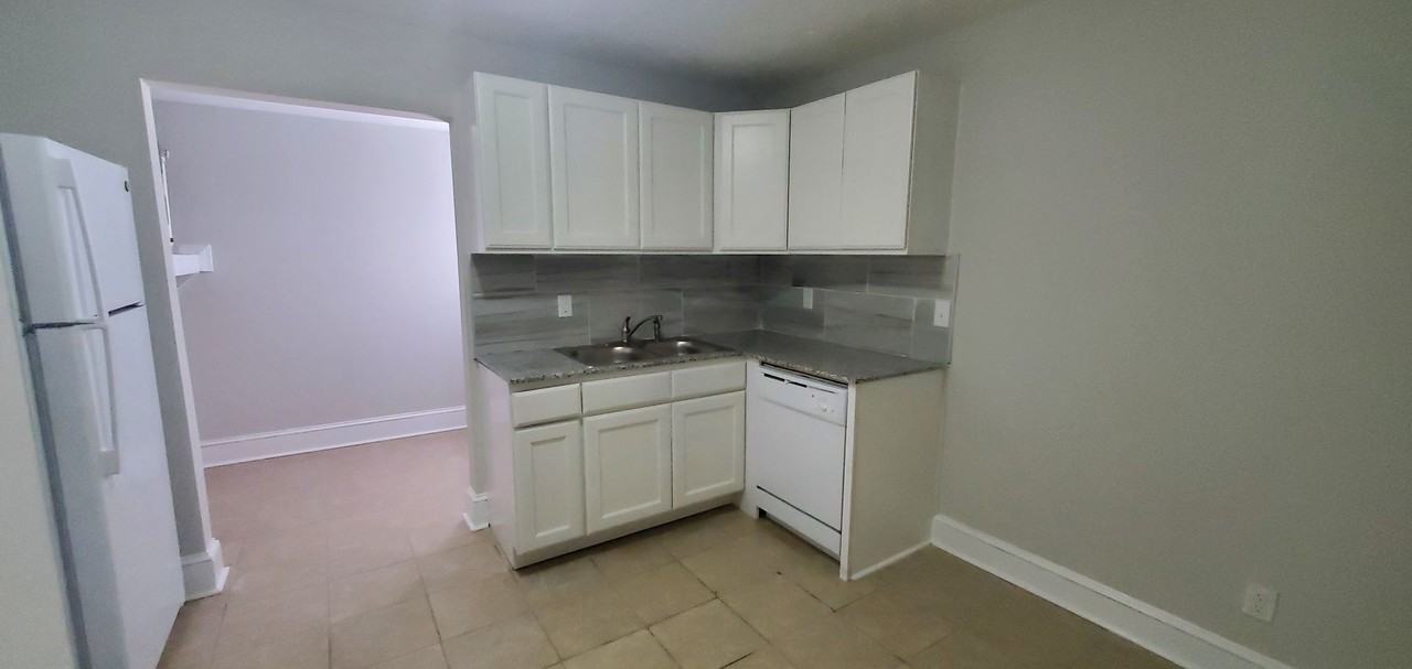 222B Woodrow St - Photo 5 of 11