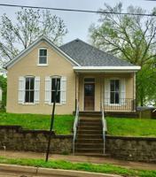 featured image of 926 Locust St
