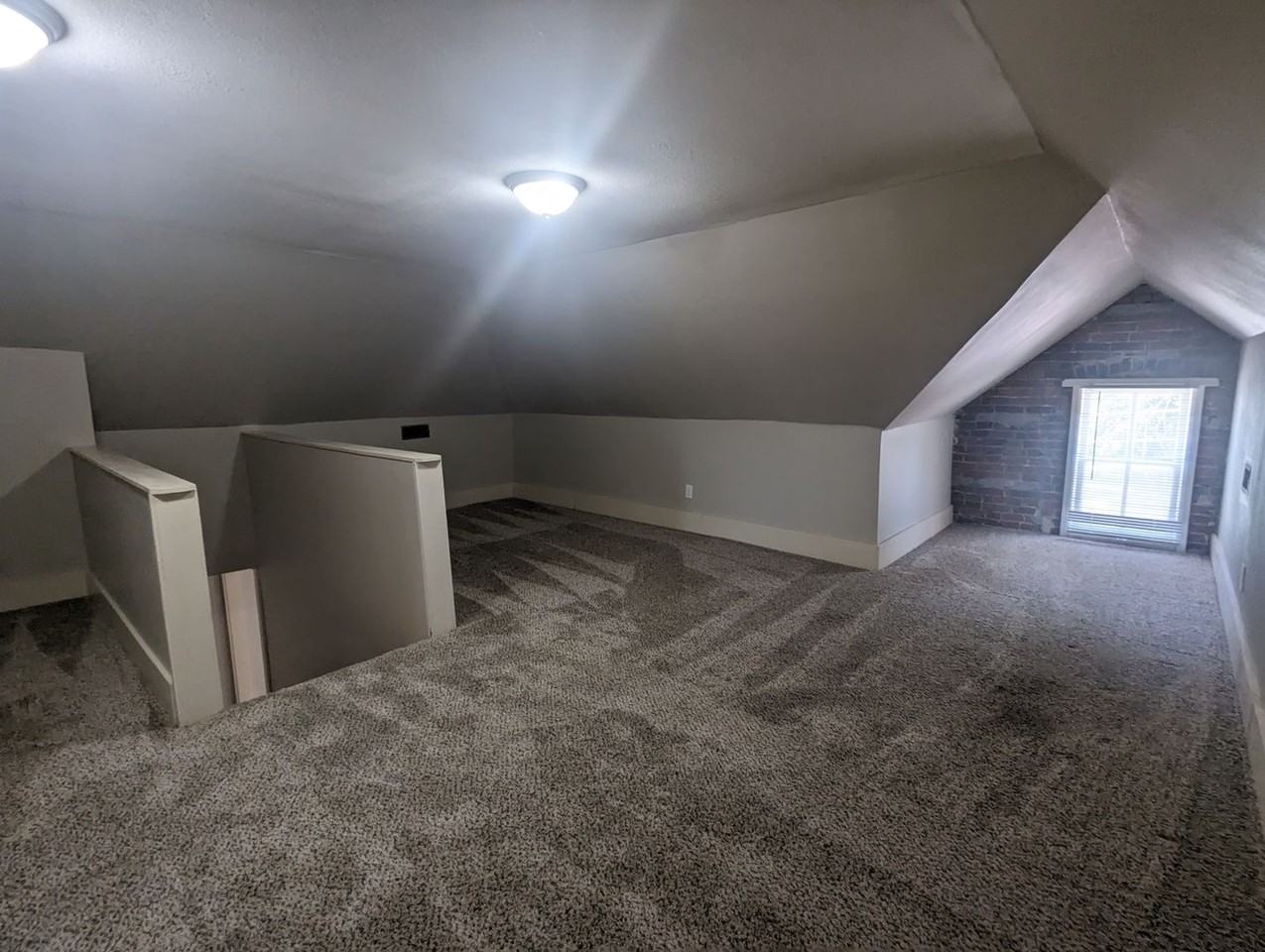 926 Locust St - Photo 3 of 16