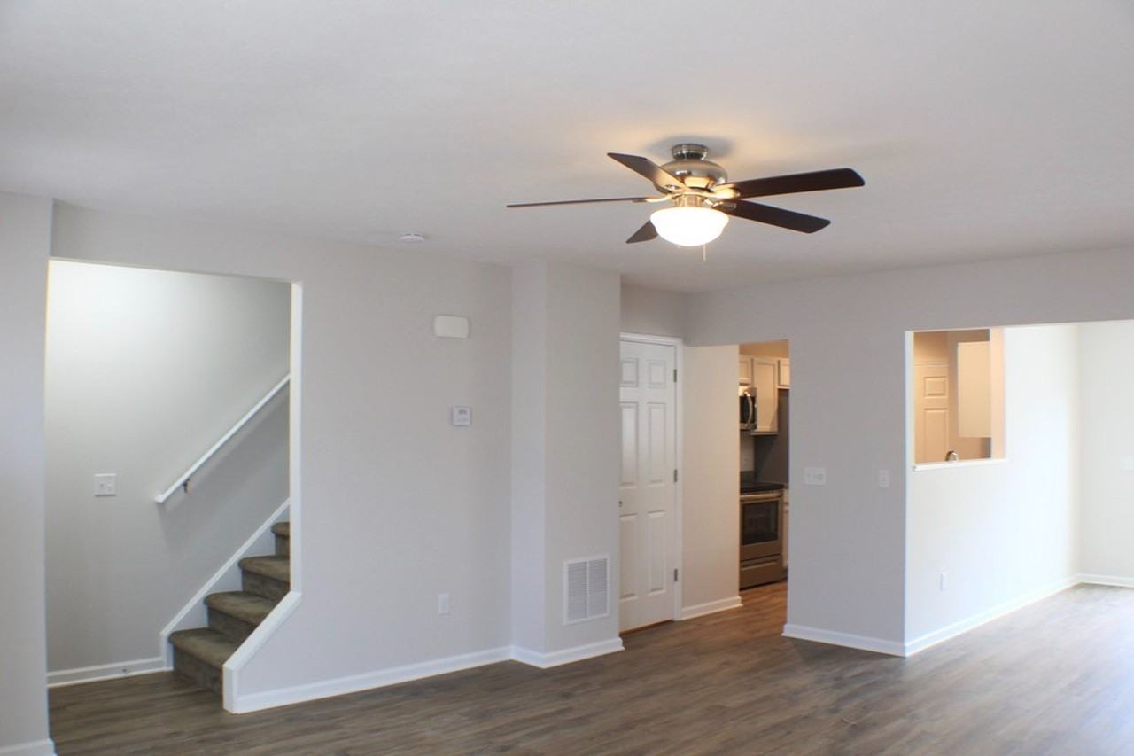 1431 Hornsby Ave - Photo 4 of 23