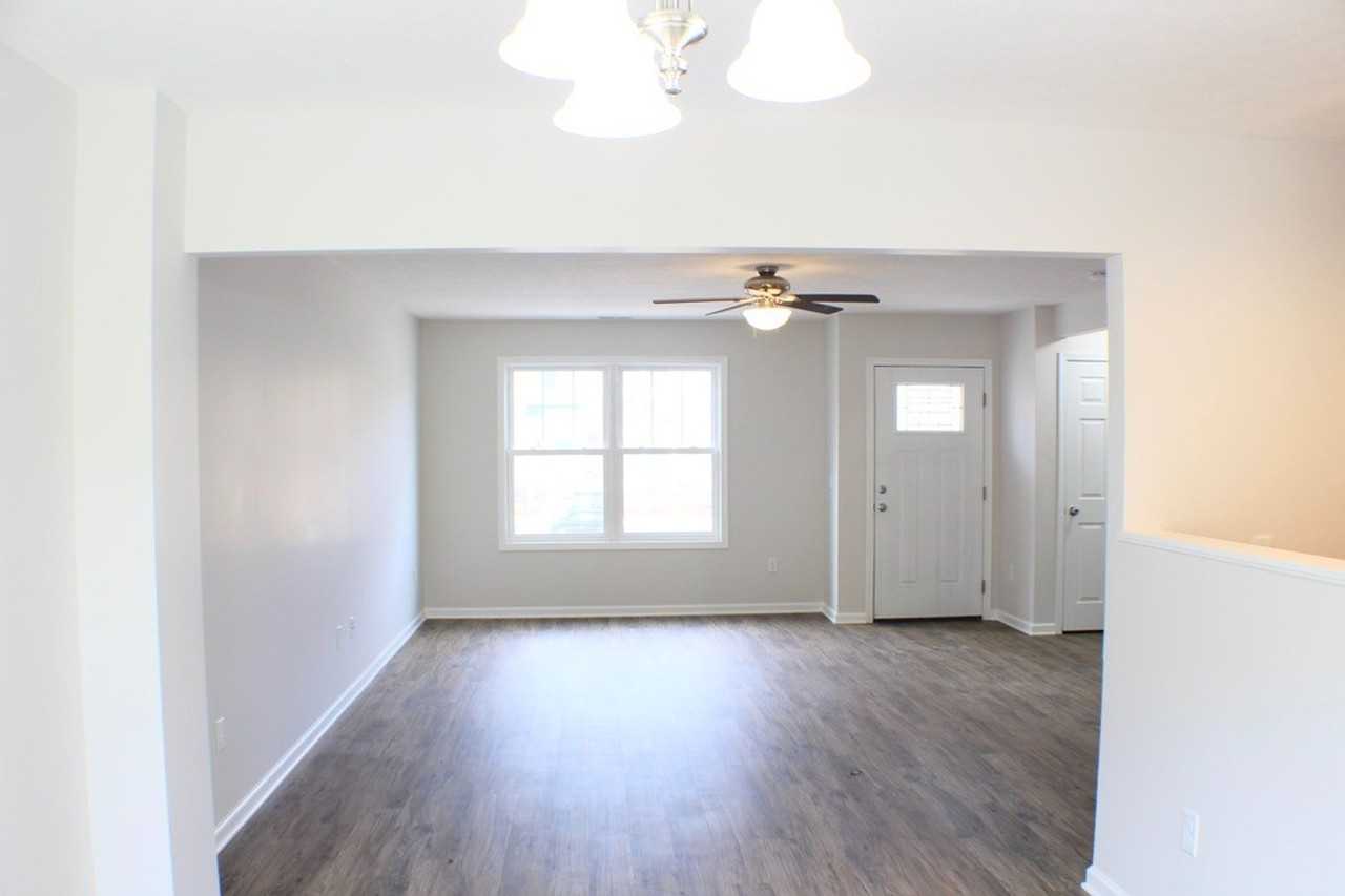 1431 Hornsby Ave - Photo 6 of 23