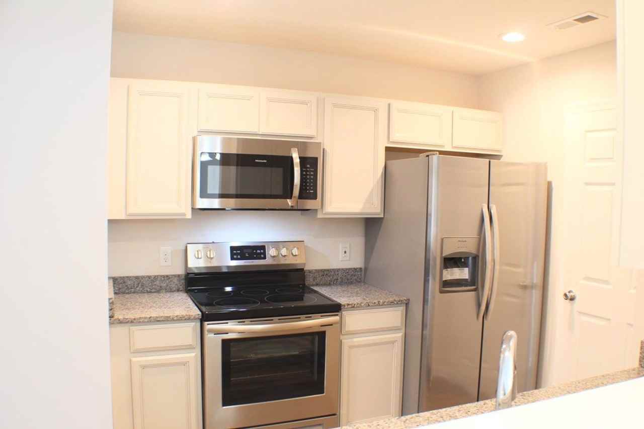 1431 Hornsby Ave - Photo 7 of 23