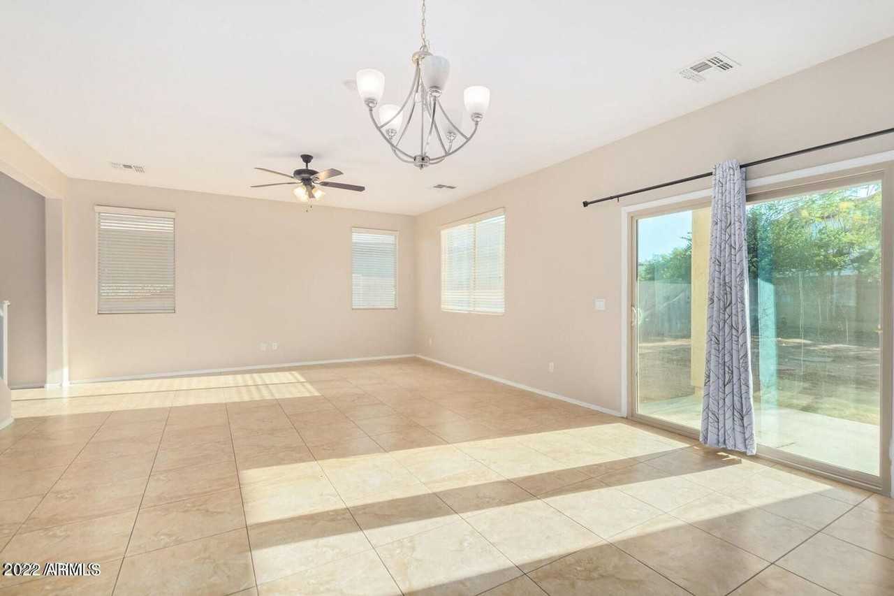 13596 N 149th Dr - Photo 4 of 6