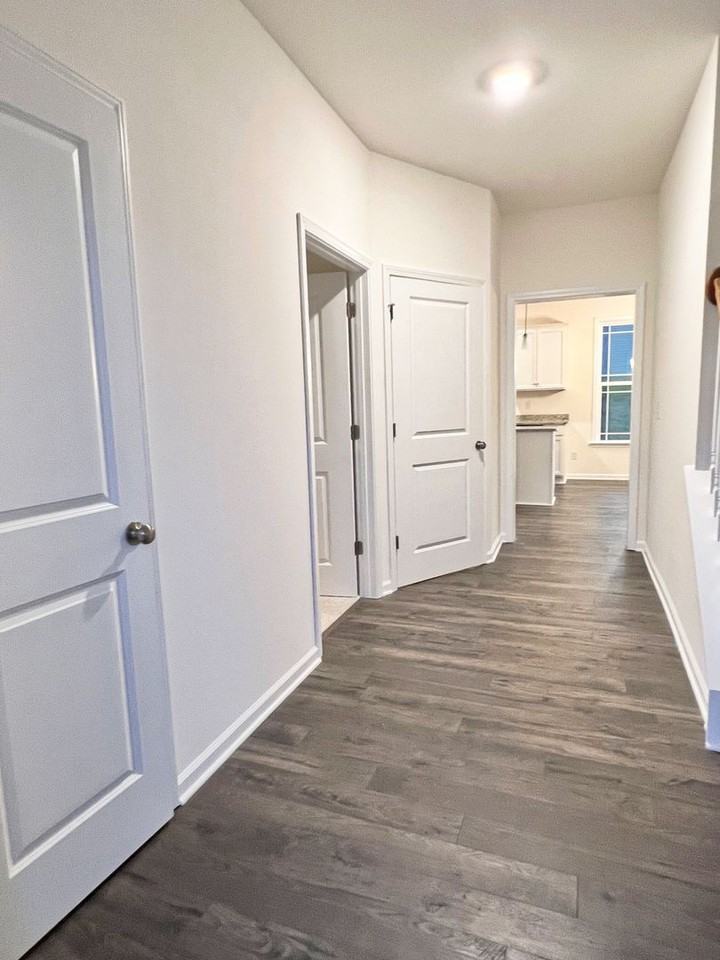 140 Mcfarlin Cir - Photo 2 of 21