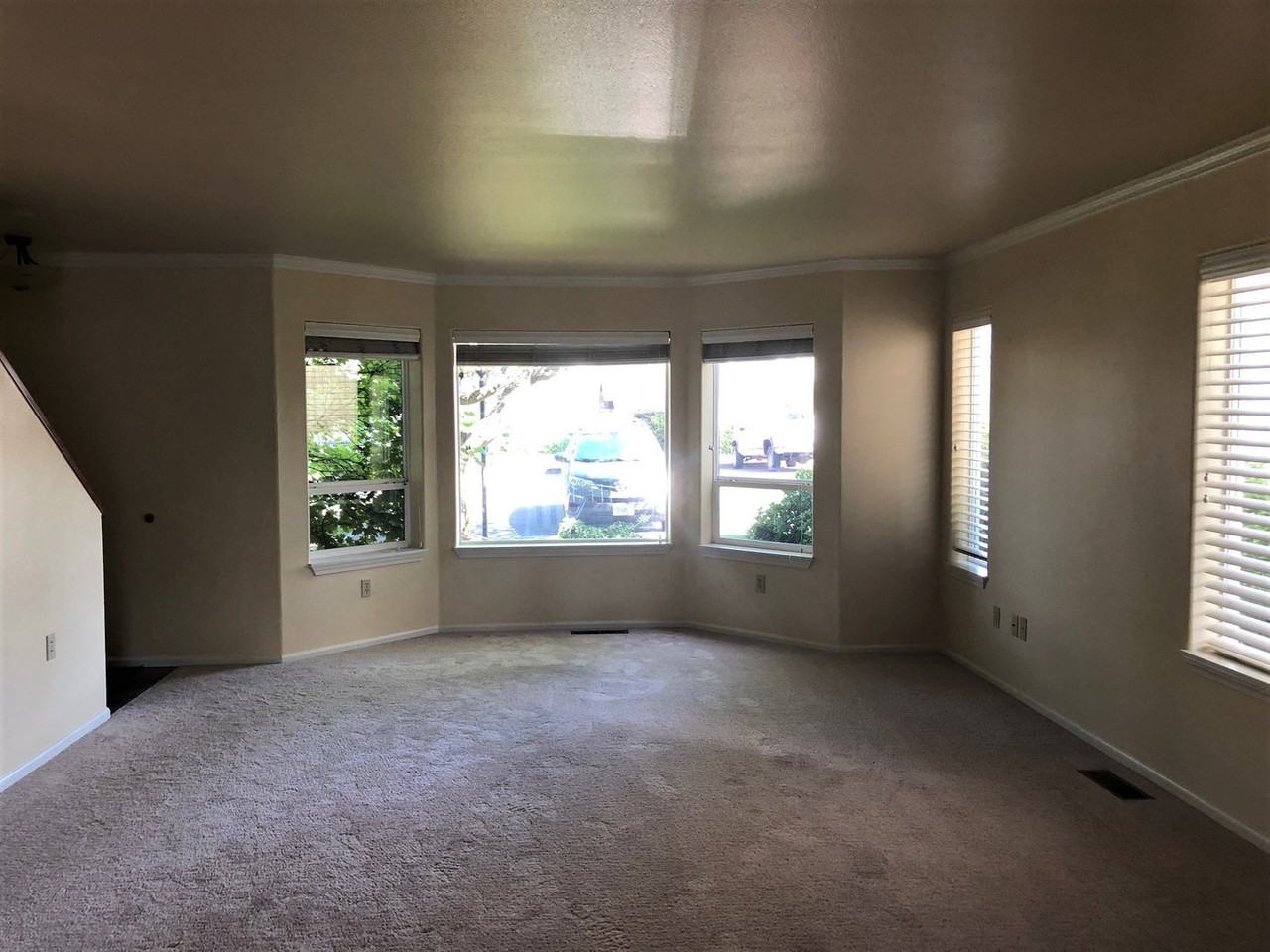 172 Ne Rifle Range St - Photo 2 of 16