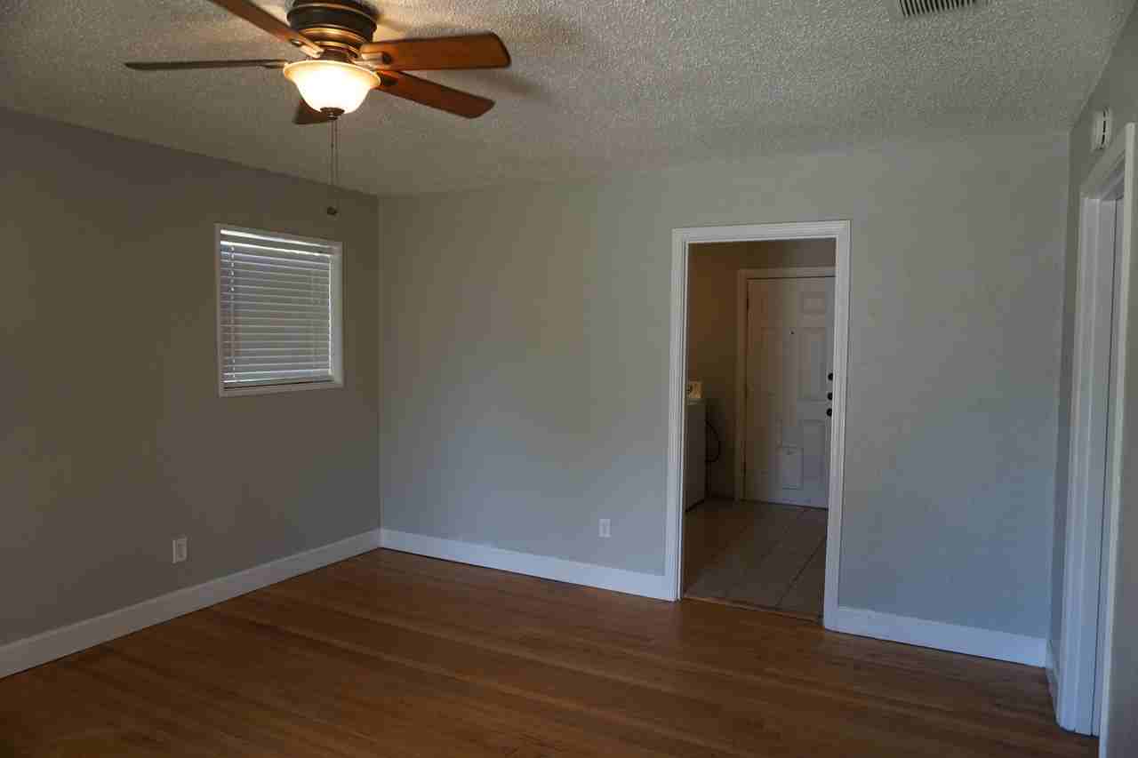 3712 26th St - Photo 2 of 11