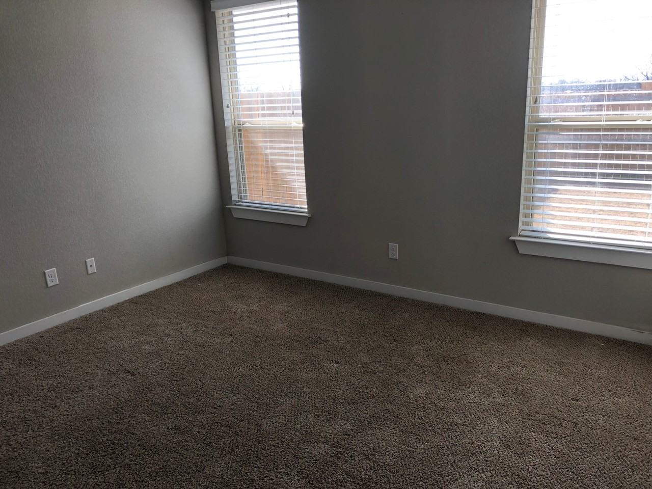 202 Hidden Springs Dr - Photo 3 of 3