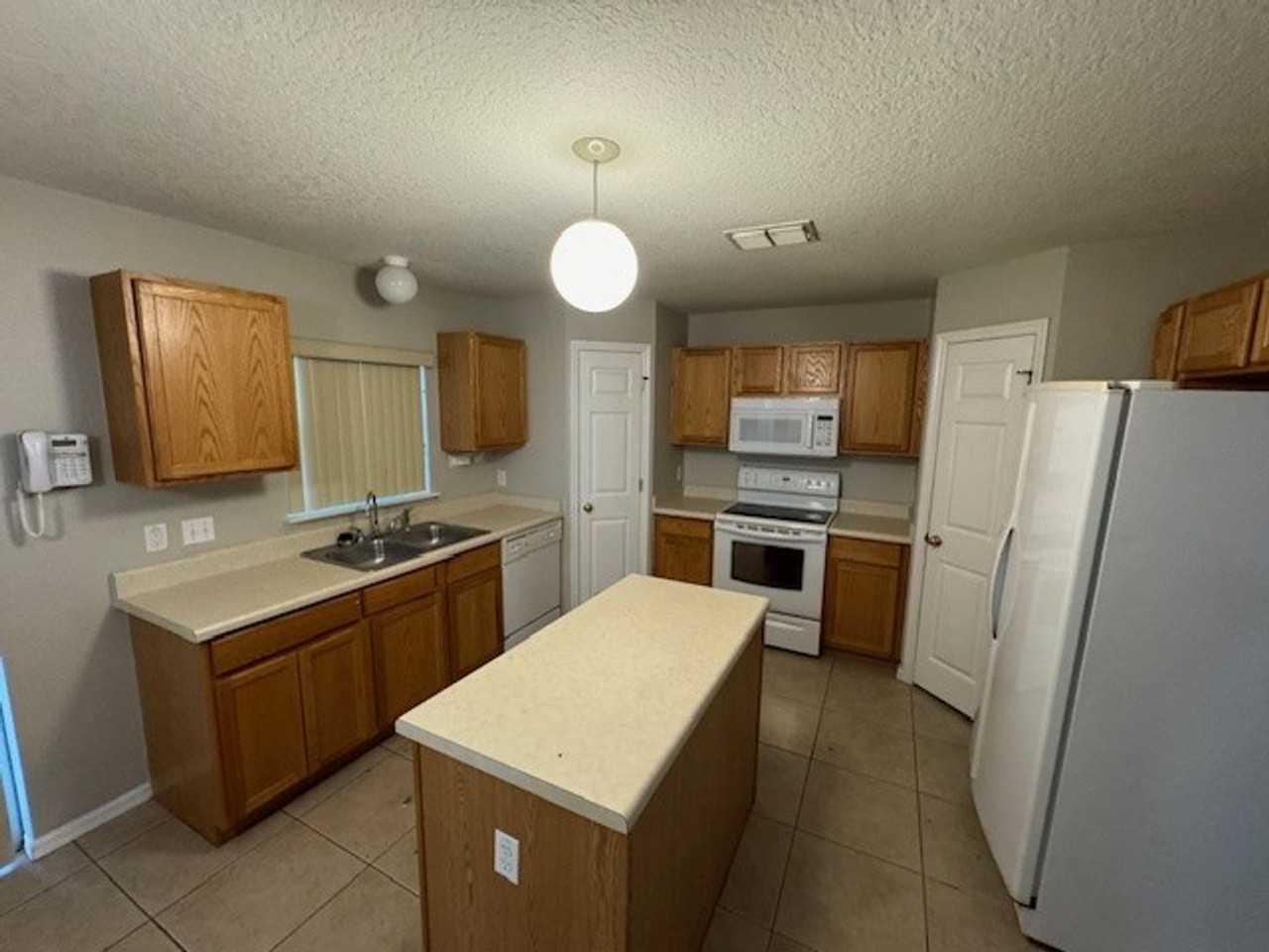 2340 Canopy Dr - Photo 2 of 30