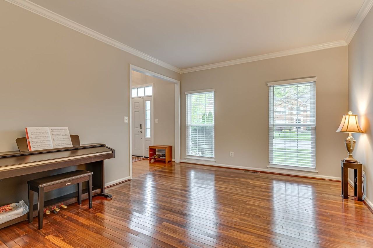 17730 Avenel Ln - Photo 3 of 39