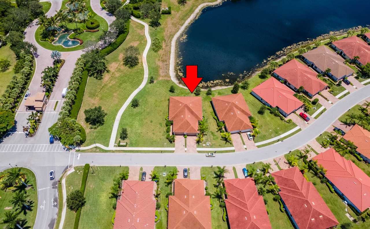 1414 Oceania Dr S - Photo 3 of 39