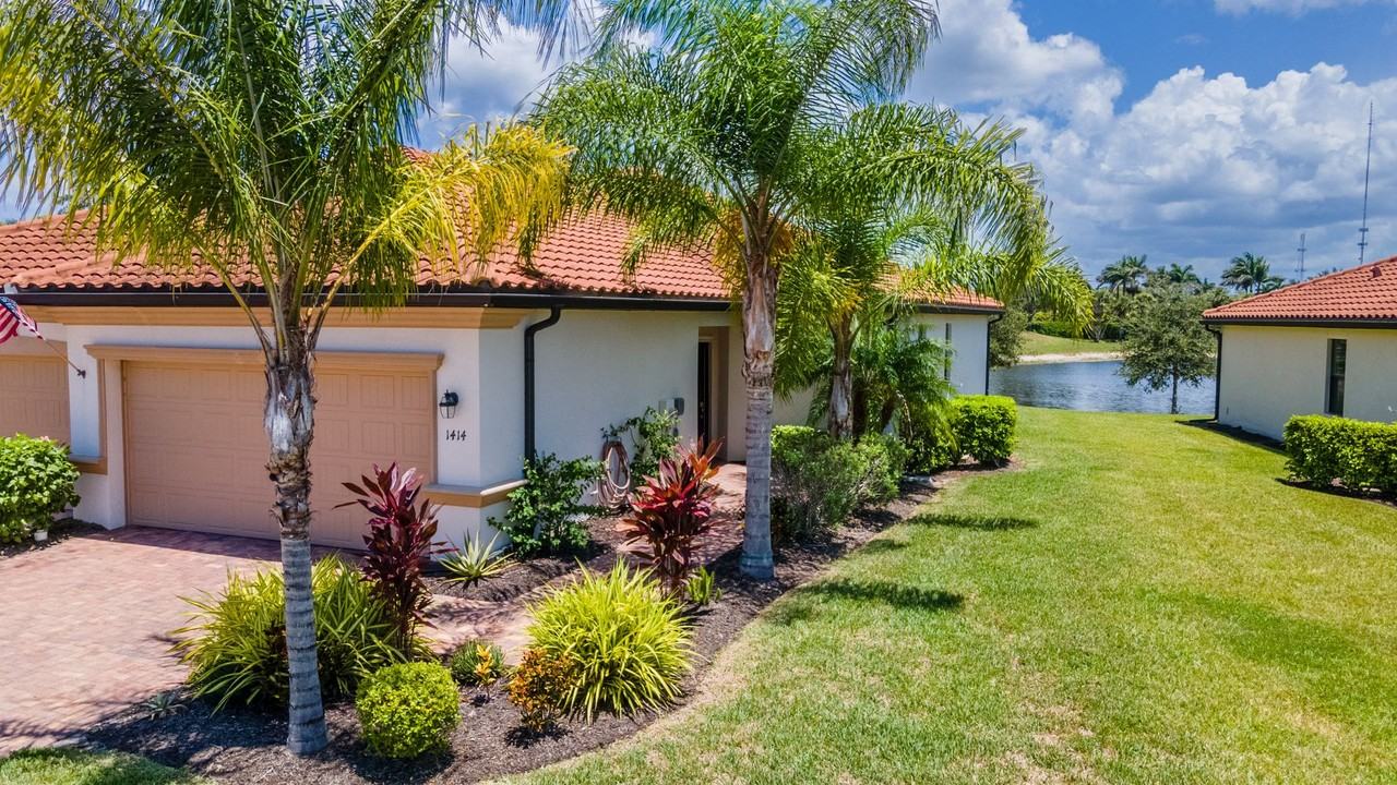 1414 Oceania Dr S - Photo 6 of 39