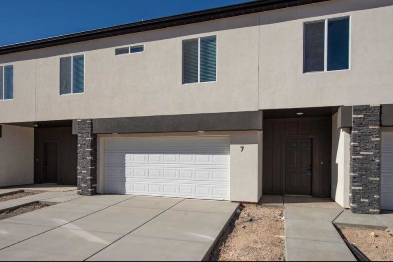 2875 W Cody Dr #7