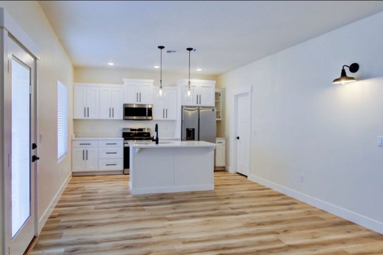 2875 W Cody Dr #7 - Photo 4 of 42