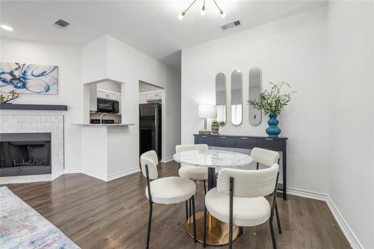 915 W 22nd 1/2 St #101 - Photo 5 of 15