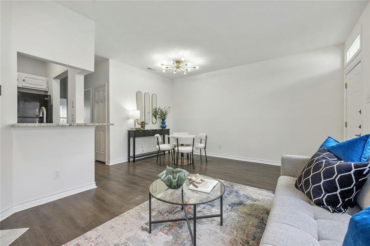 915 W 22nd 1/2 St #101 - Photo 6 of 15