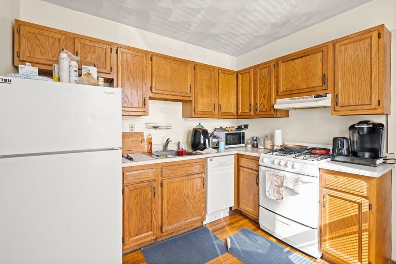 34 Foster St - Photo 2 of 11