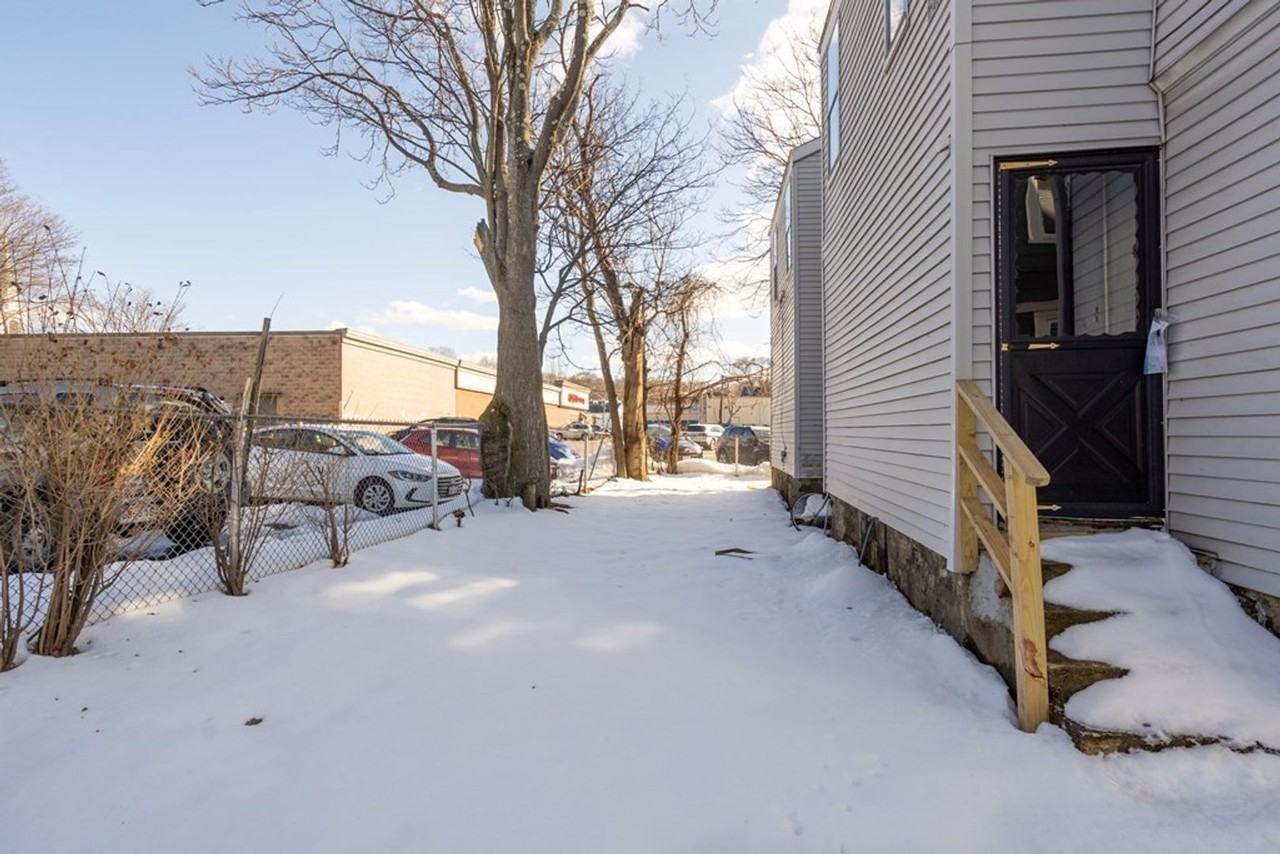 34 Foster St - Photo 5 of 11